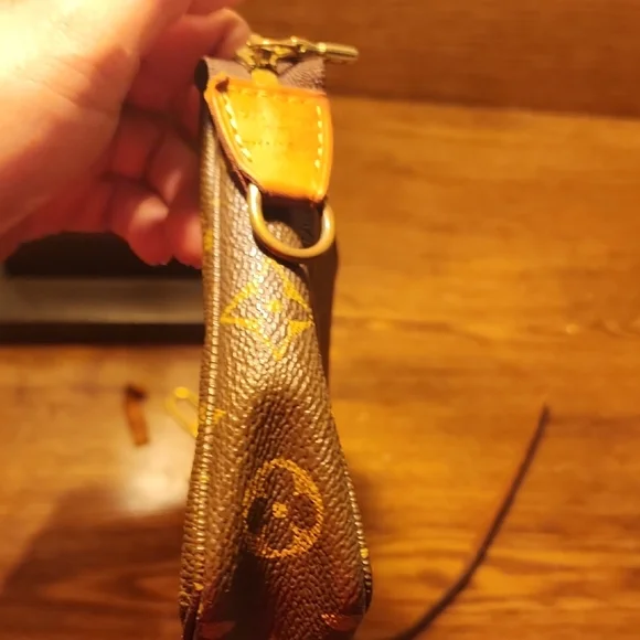 Louis Vuitton Monogram Mini Pochette - Brown and Gold Signature - Picture 5 of 7